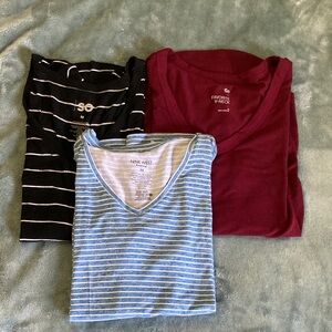 3/$24 Nine West So V-Neck Tops Bundle Size medium